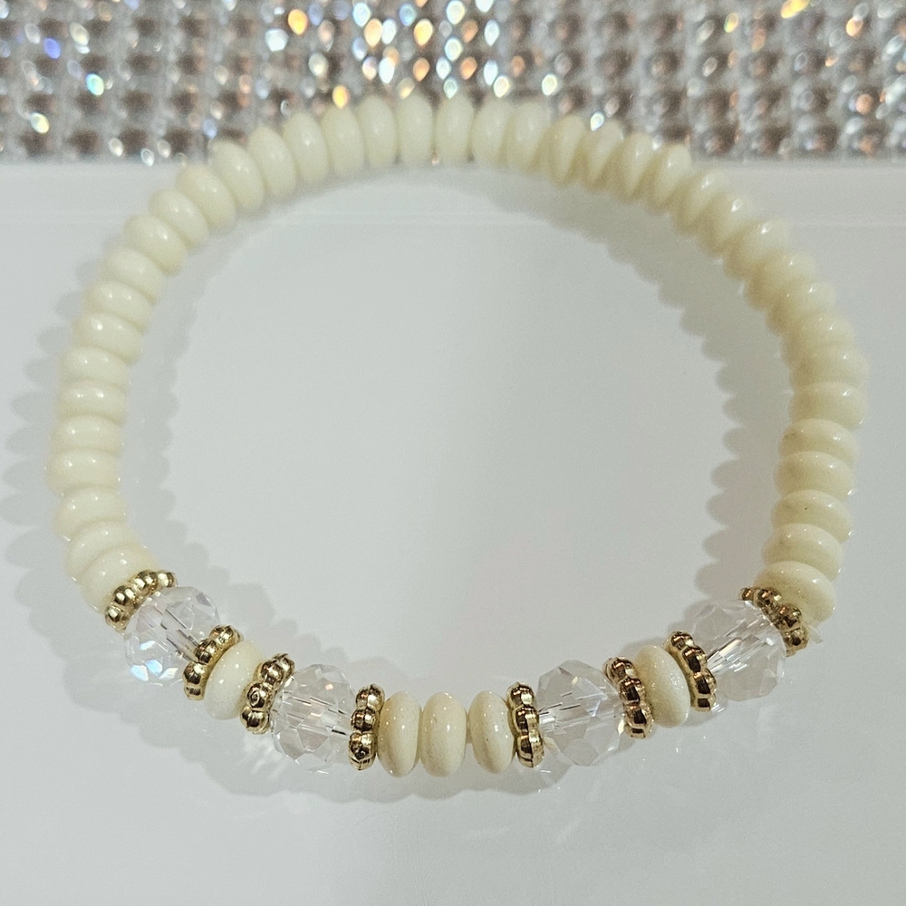 Nordstrom Ivory Color‎ Beaded Stretch Bracelet w Crystal Accents NWOT